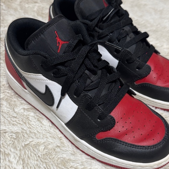 Nike/Jordan Black, Red, and White Sneakers - Picture 2 of 3